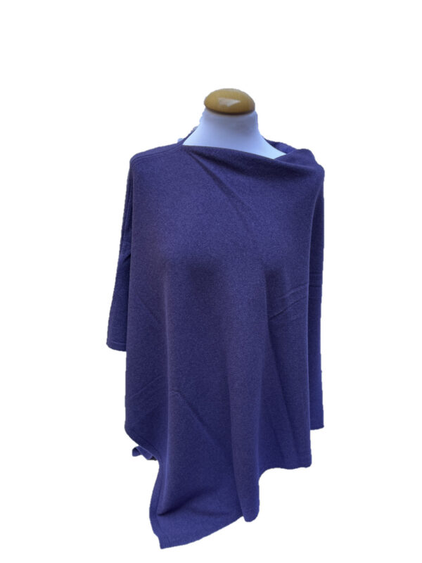 Cashmere Poncho, lila färg. - Image 2
