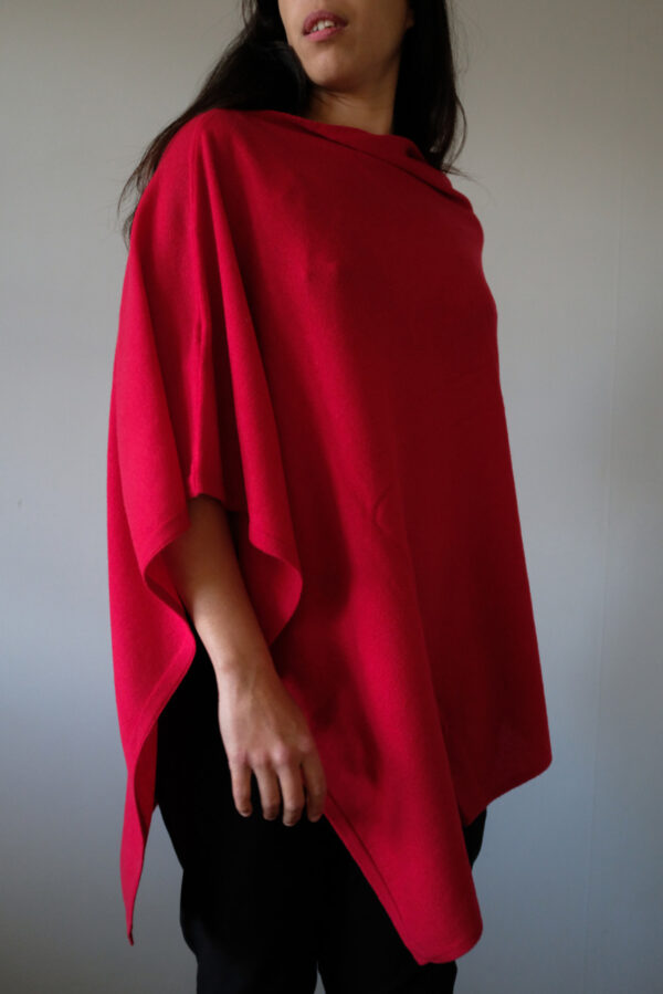 Cashmere Poncho, röd färg. - Image 5